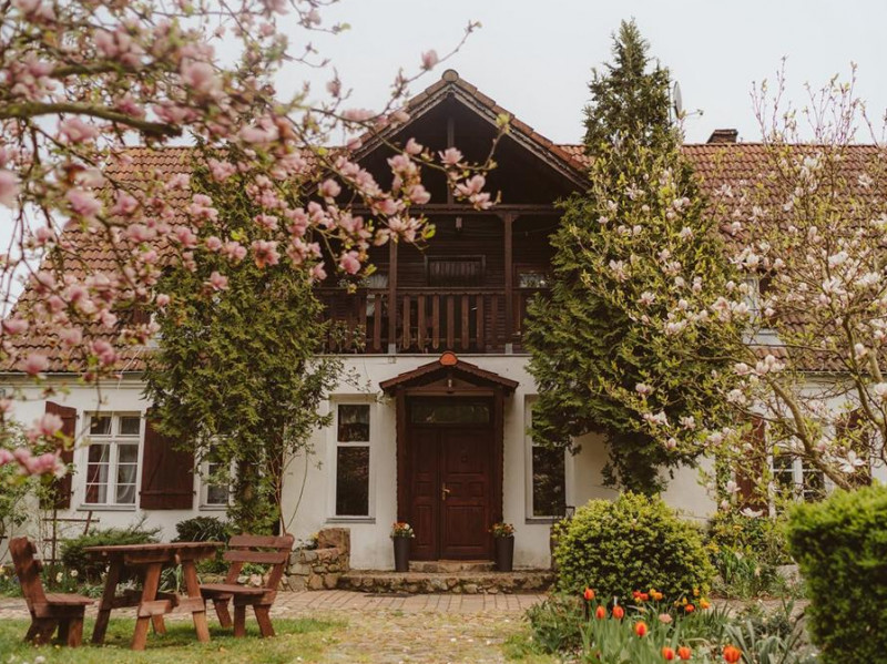 sala-szkoleniowa-dworek-ostep zdjęcie prezentacji gdzie wesele